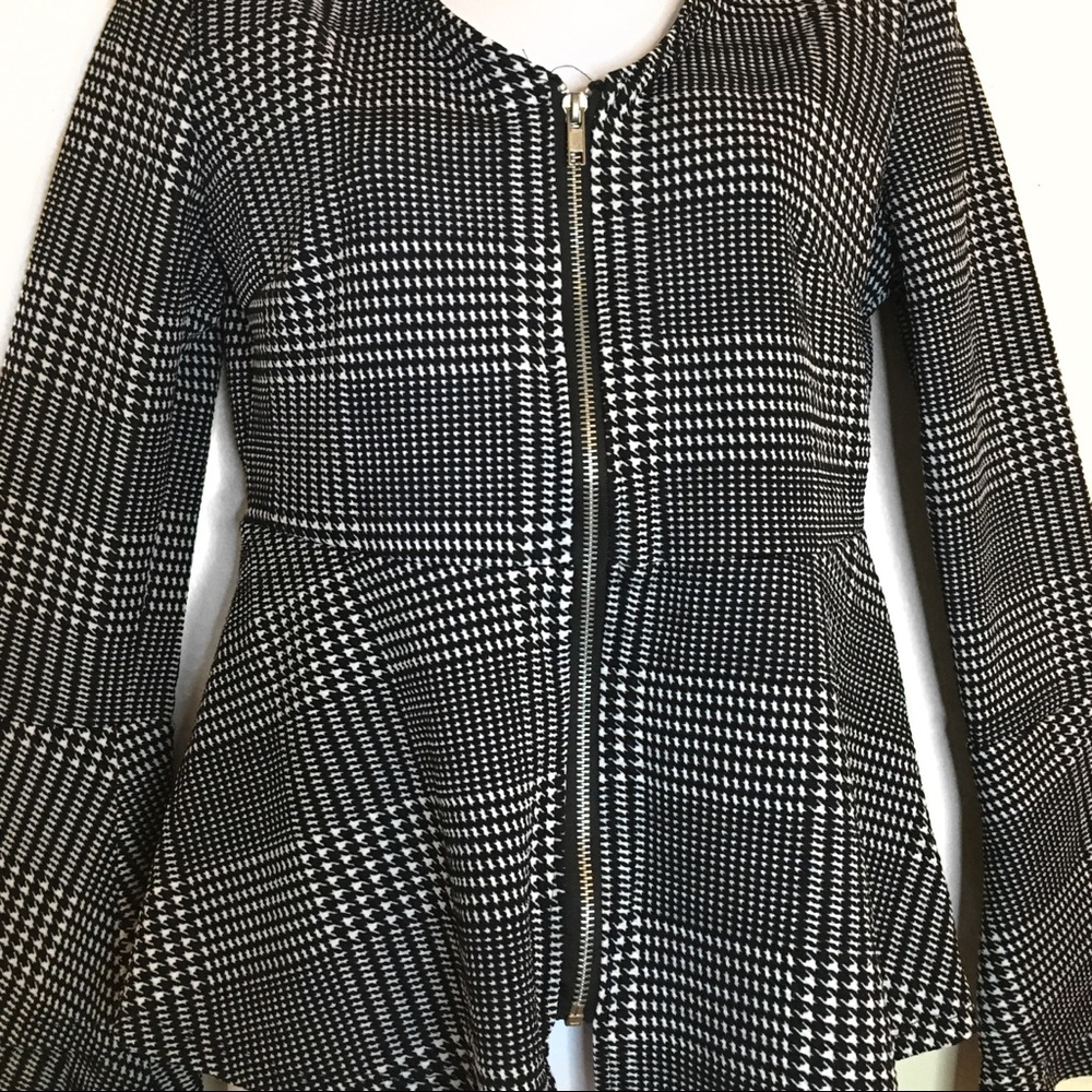 NWOT Zip-up peplum top - Picture 2 of 6